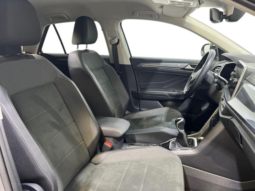 Volkswagen T-Roc - Photo 13