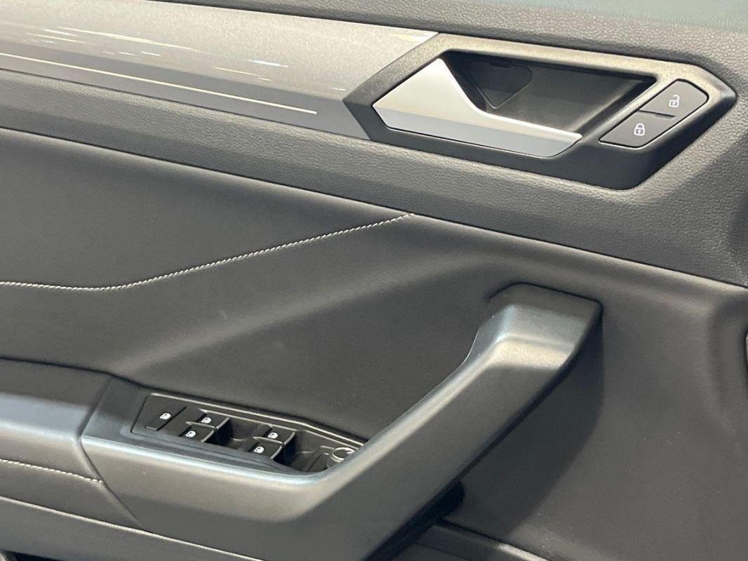 Volkswagen T-Roc - Photo 15