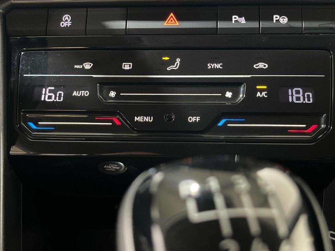 Volkswagen T-Roc - Photo 19