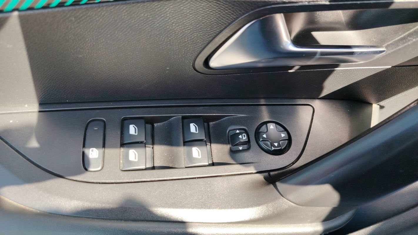 Peugeot 2008 - Photo 13
