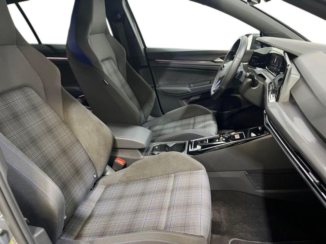 Volkswagen Golf - Photo 13
