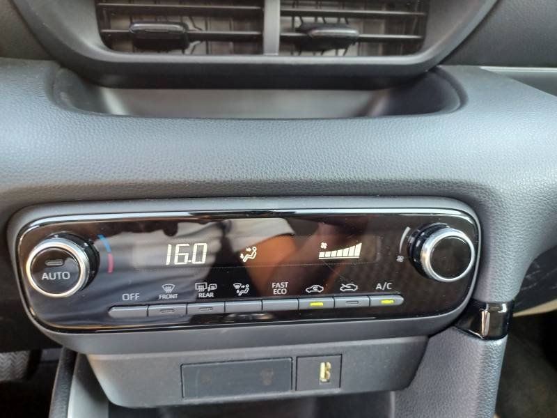 Toyota Yaris - Photo 19
