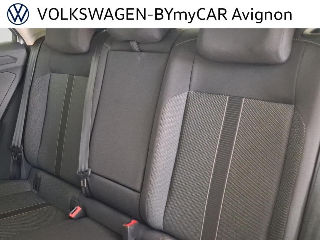 Volkswagen T-Roc - Photo 24
