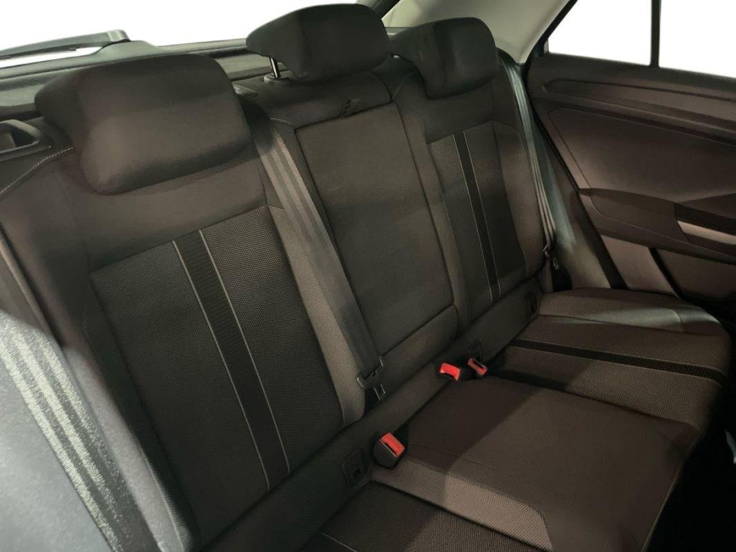 Volkswagen T-Roc - Photo 23