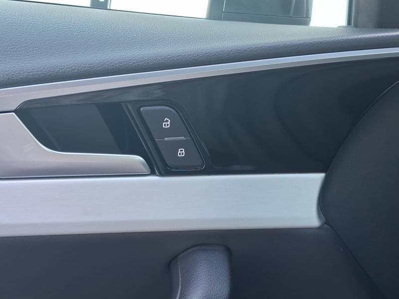 Audi A4 - Photo 17