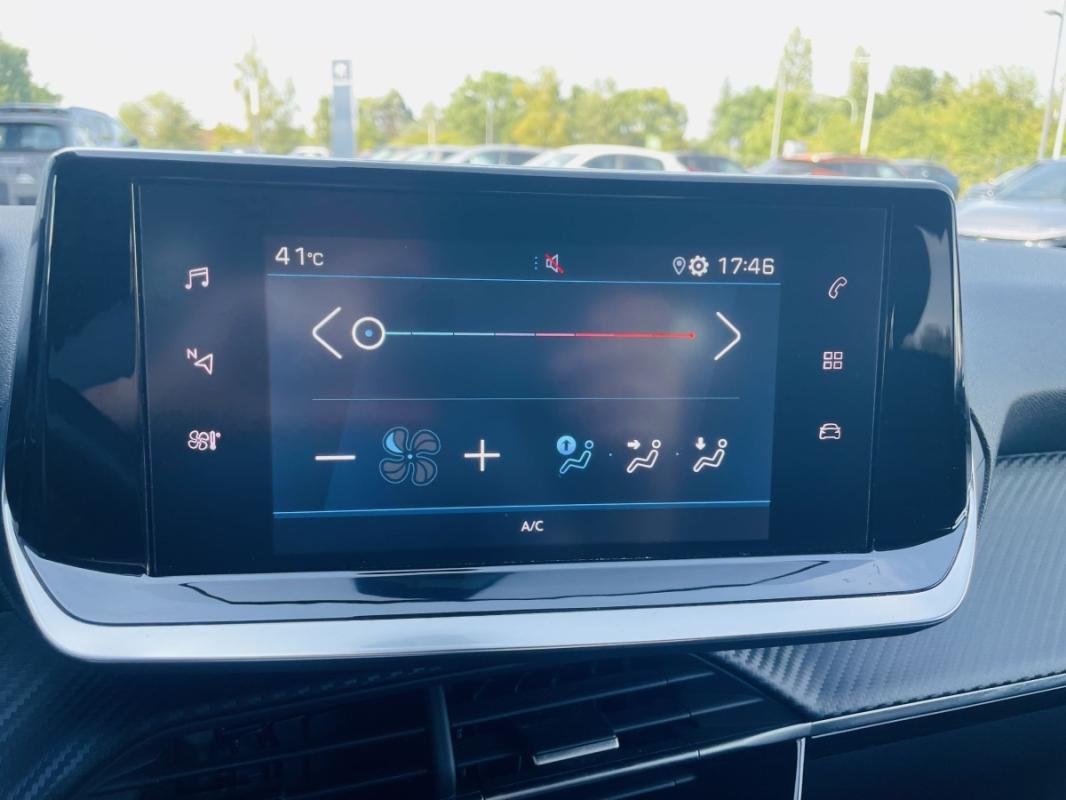 Peugeot 208 - Photo 35