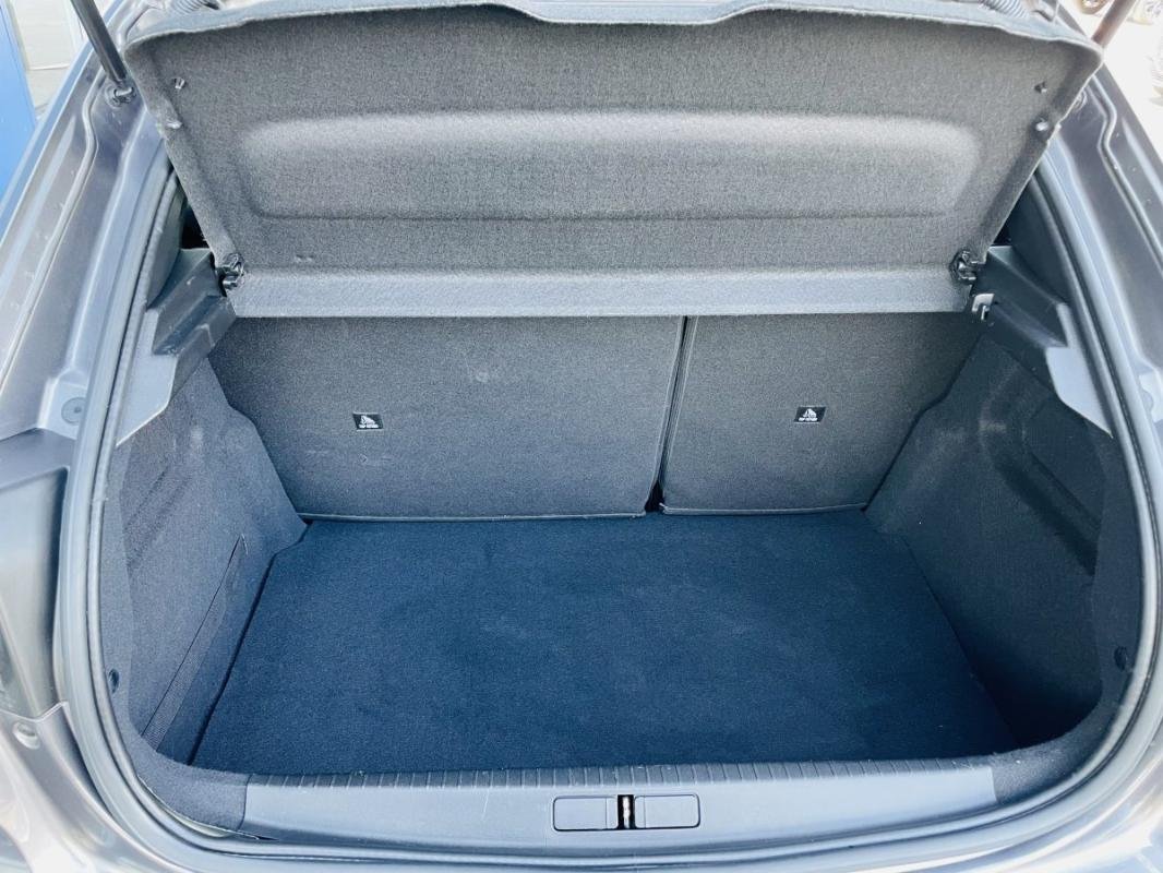 Peugeot 208 - Photo 6