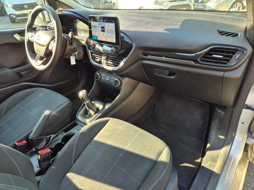 Ford Fiesta - Photo 6