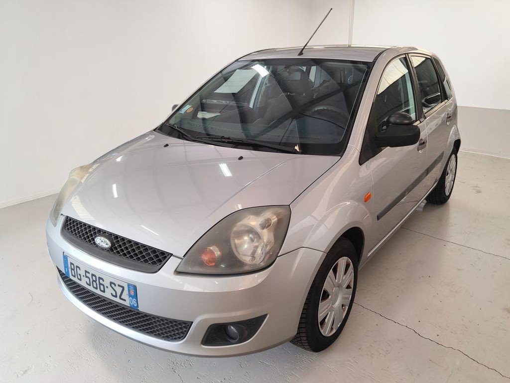 Ford Fiesta - Photo 1