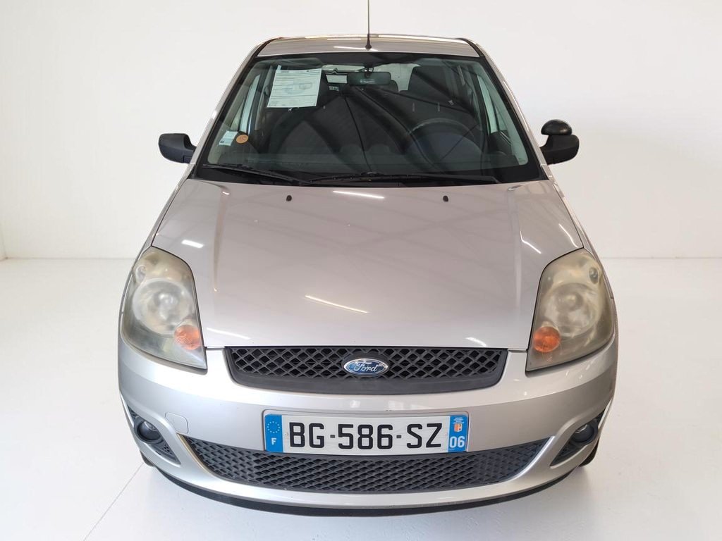 Ford Fiesta - Photo 4