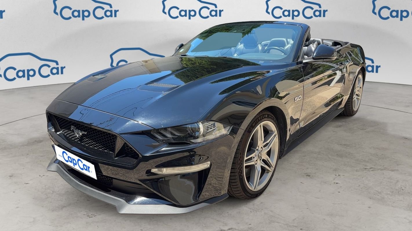 Ford Mustang Convertible - Photo 1