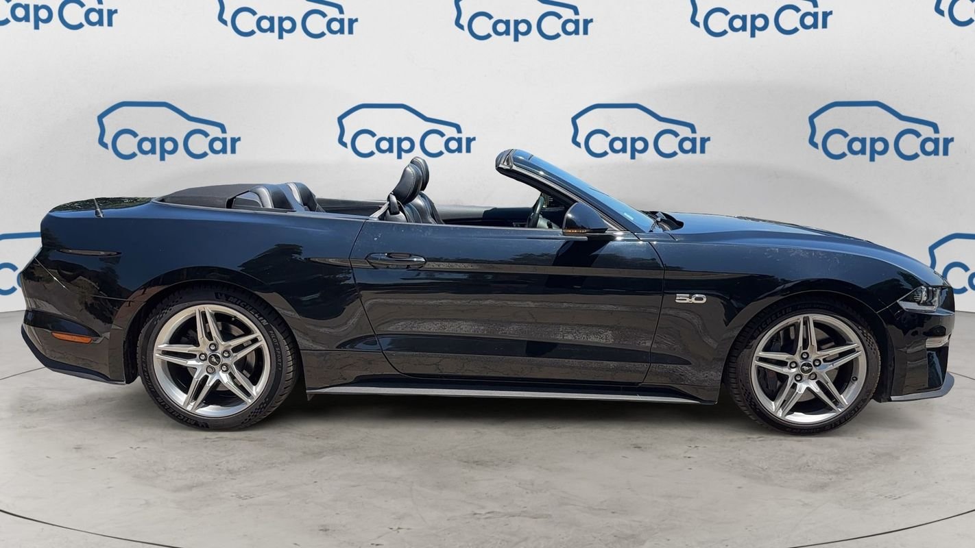 Ford Mustang Convertible - Photo 4