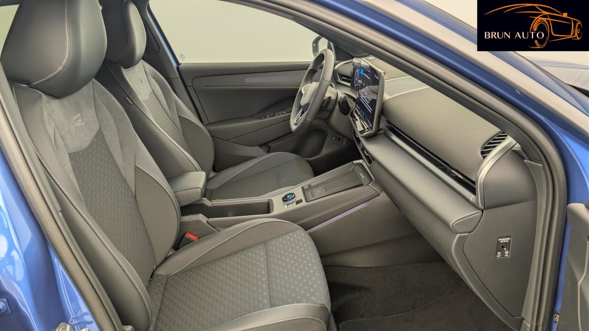 Volkswagen T-Roc - Photo 9