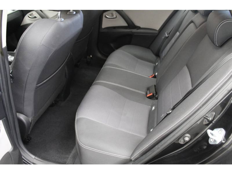 Toyota Avensis - Photo 12