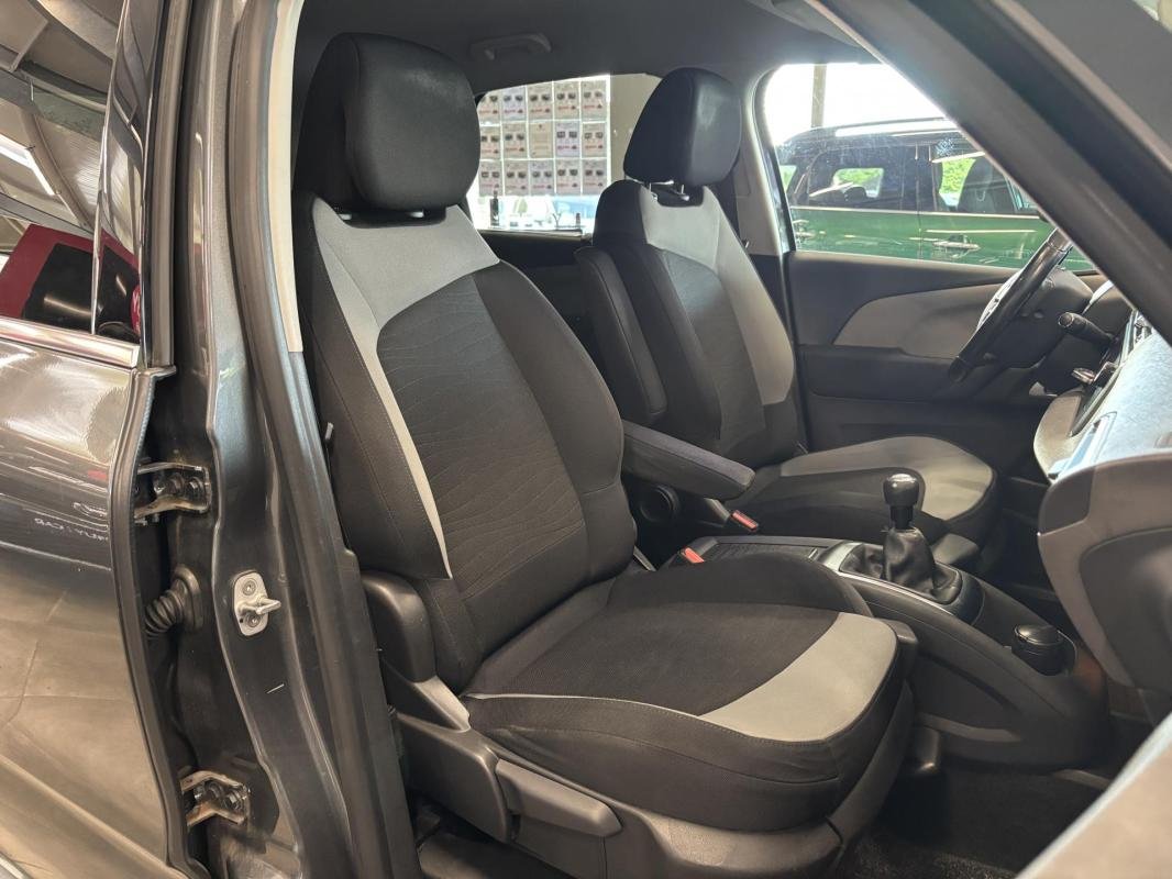 Citroën C4 Picasso - Photo 9