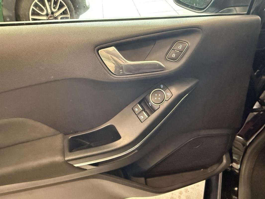 Ford Fiesta - Photo 22