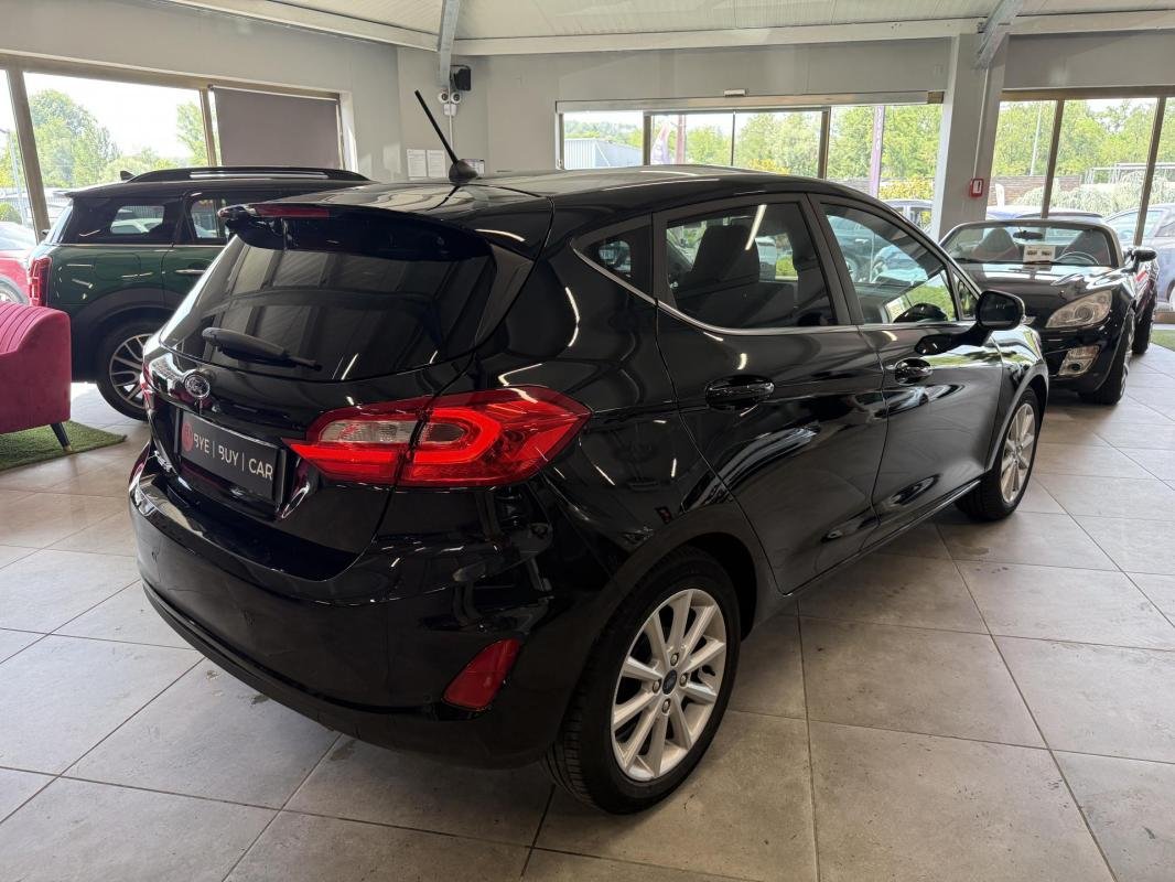 Ford Fiesta - Photo 6
