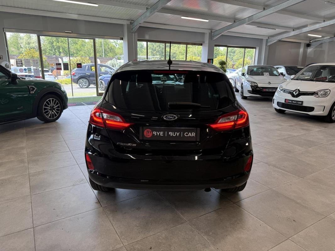 Ford Fiesta - Photo 8