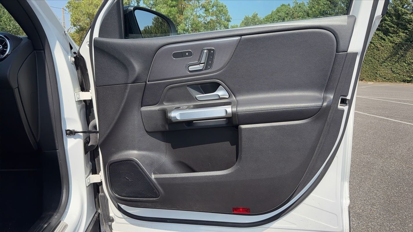 Mercedes GLB - Photo 24