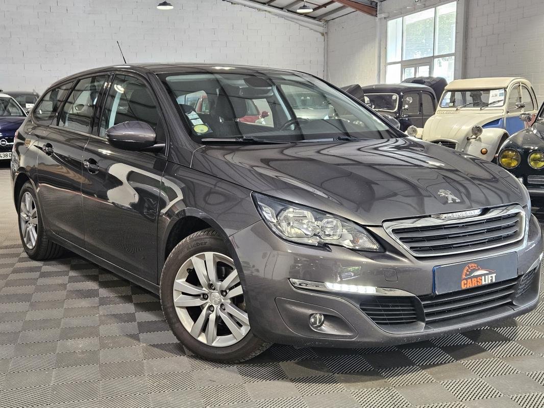 Peugeot 308 - Photo 1
