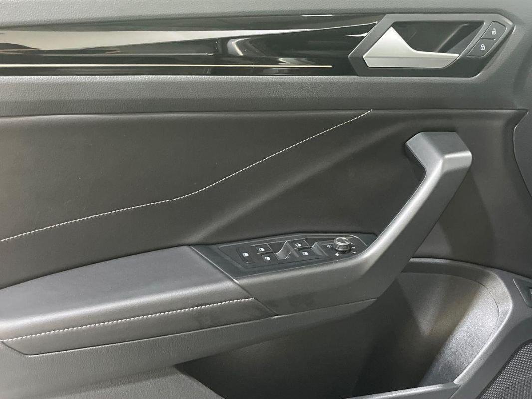 Volkswagen T-Roc - Photo 15