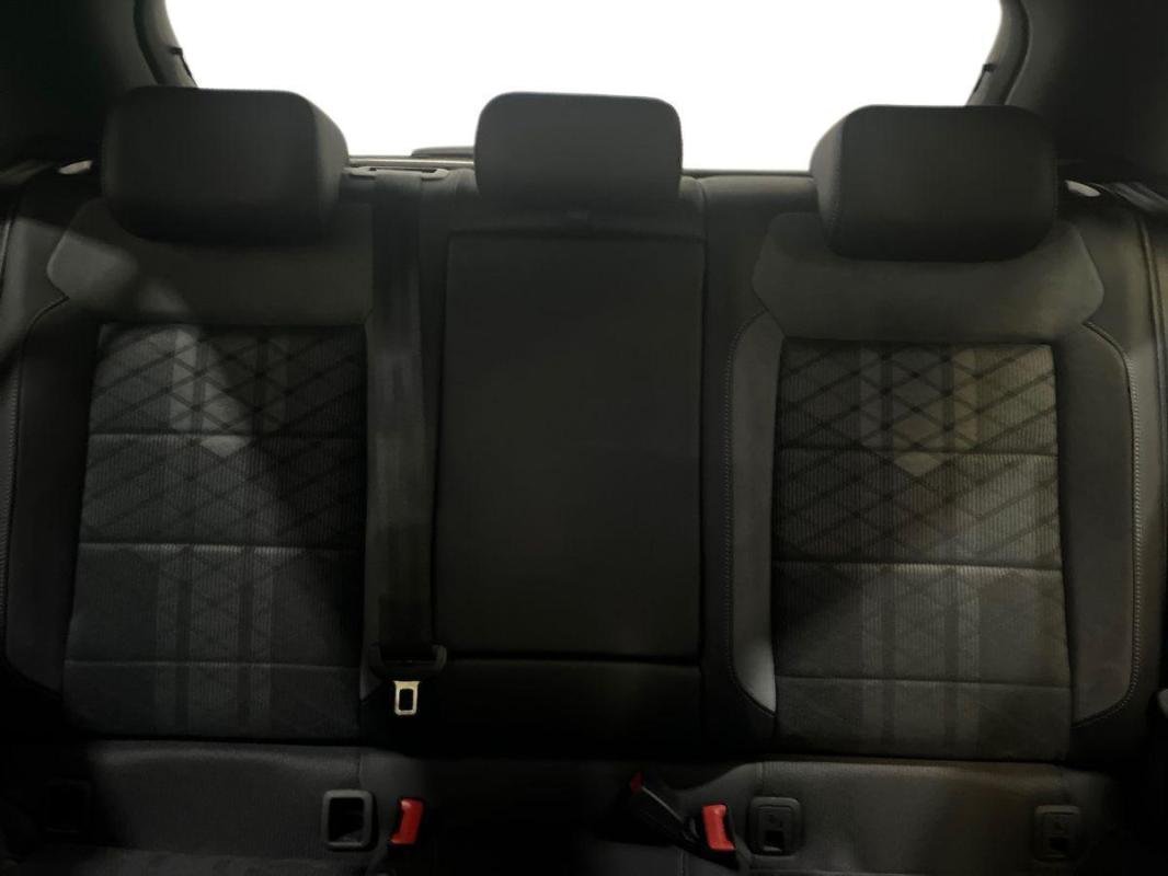 Volkswagen T-Roc - Photo 22