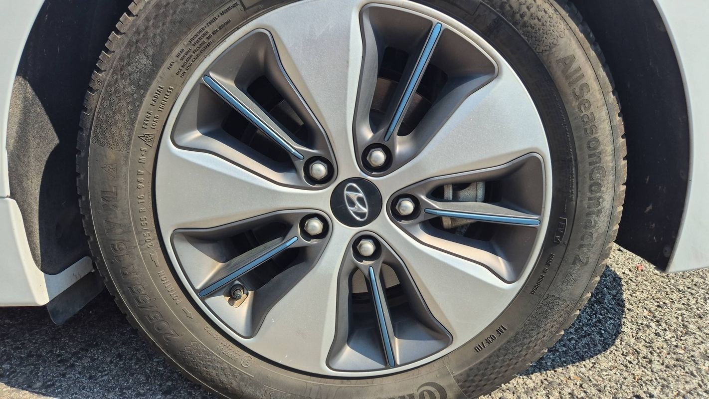 Hyundai Ioniq - Photo 19