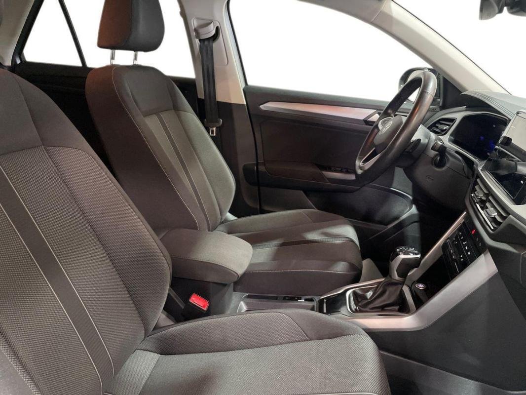 Volkswagen T-Roc - Photo 13