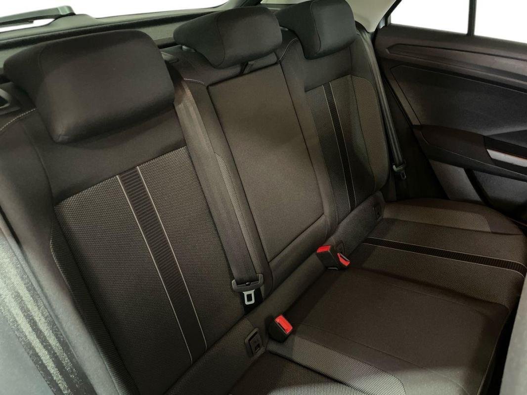 Volkswagen T-Roc - Photo 23