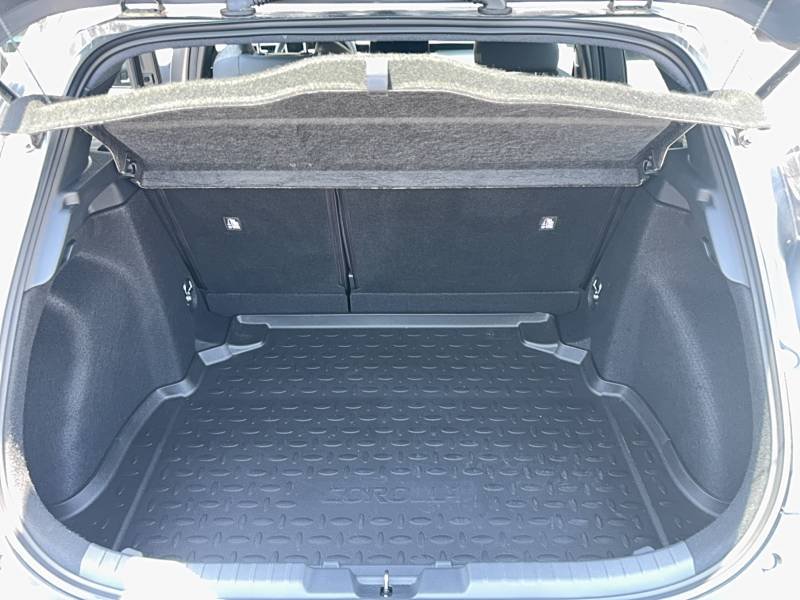 Toyota Corolla - Photo 13
