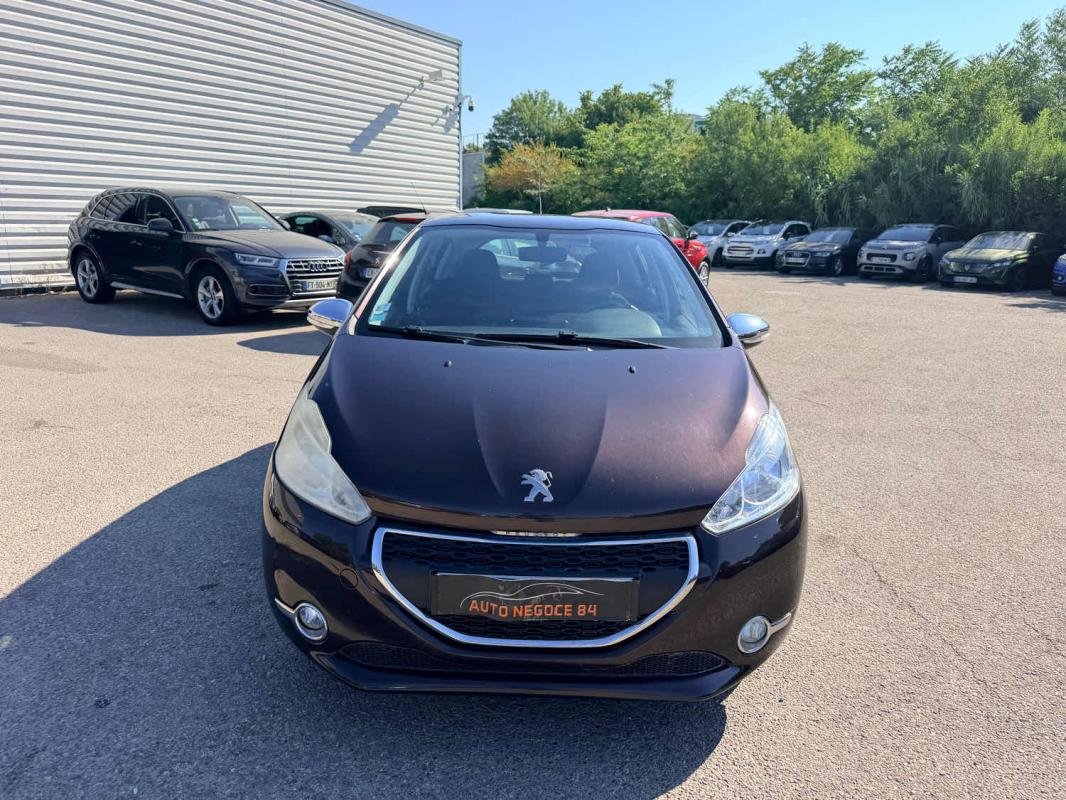 Peugeot 208 - Photo 2