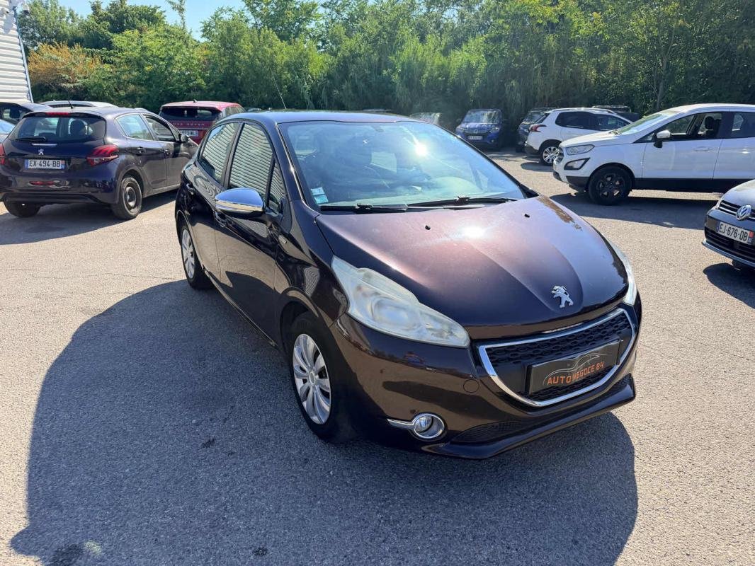 Peugeot 208 - Photo 3