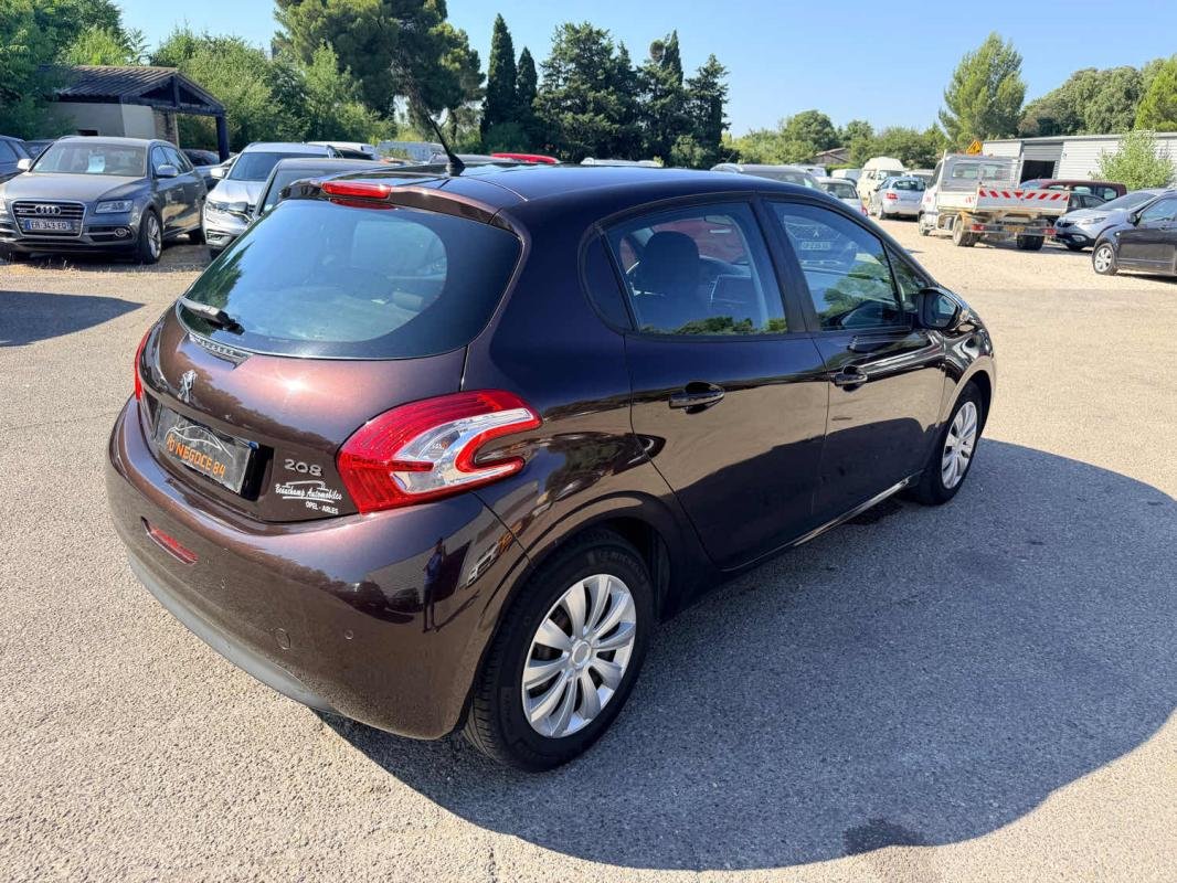 Peugeot 208 - Photo 6