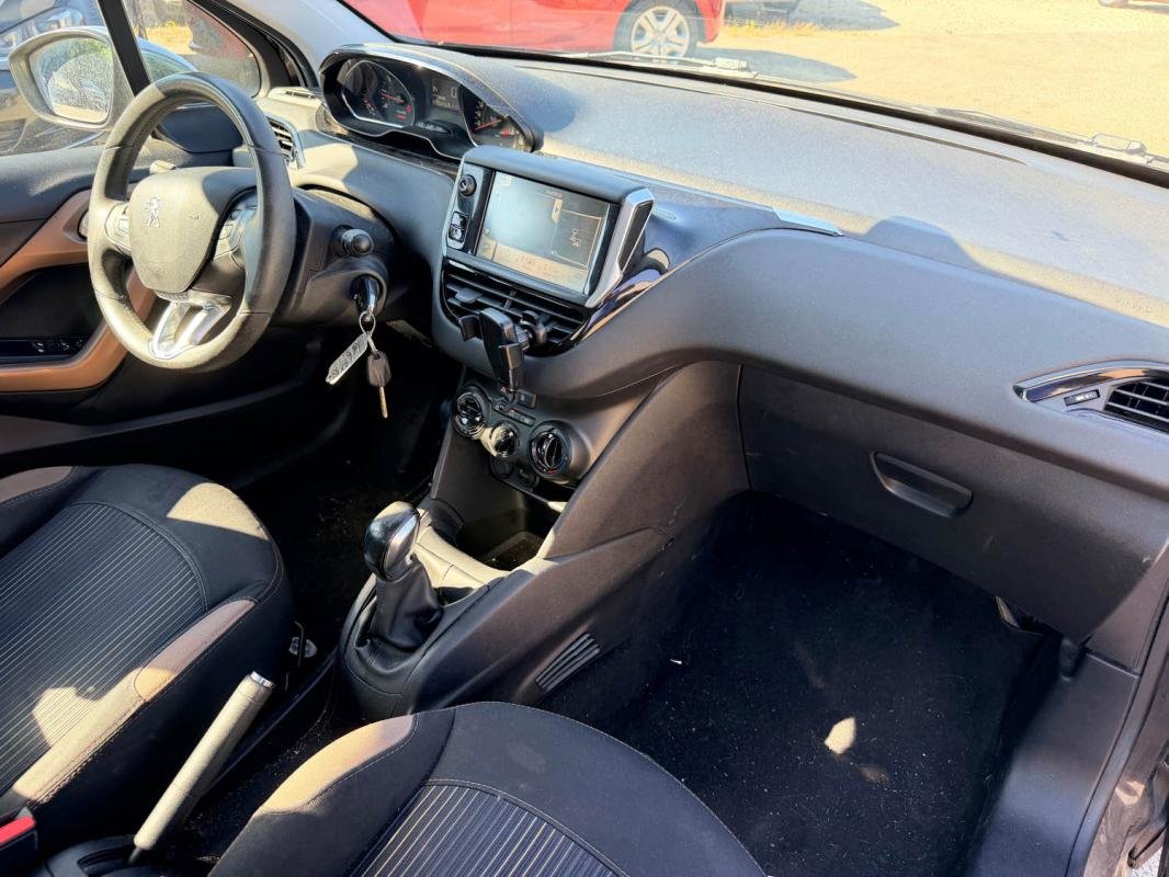 Peugeot 208 - Photo 7