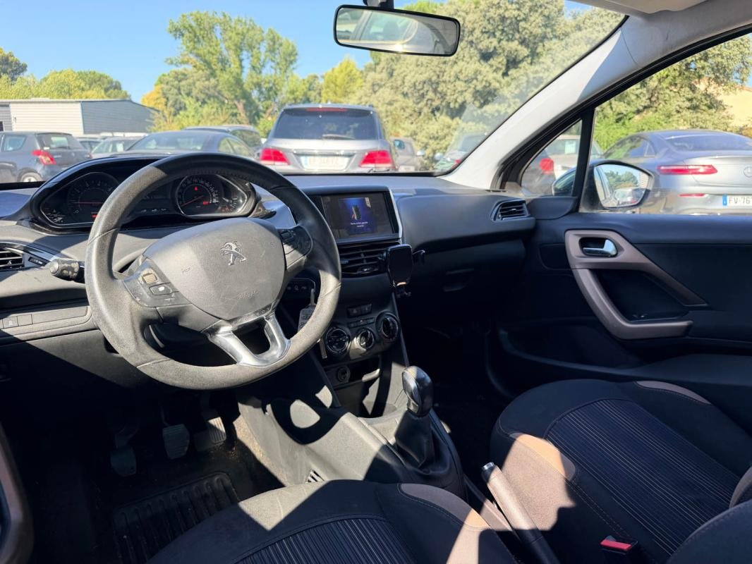 Peugeot 208 - Photo 10