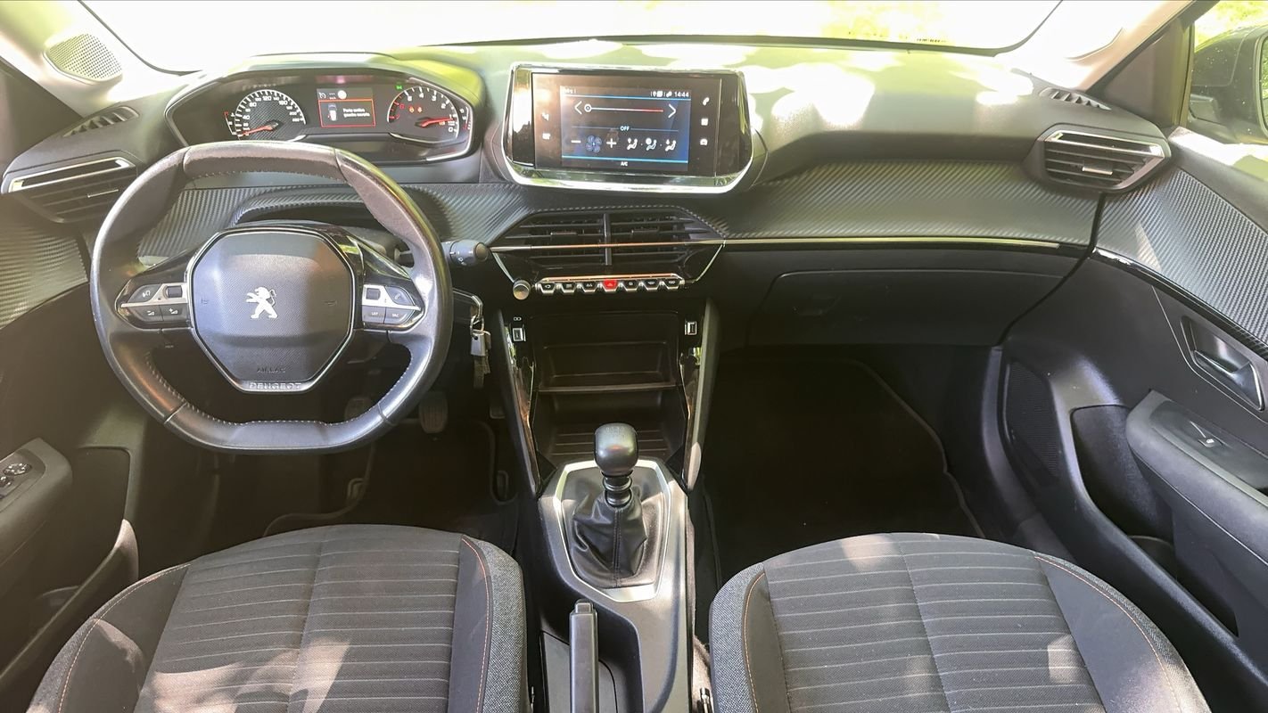 Peugeot 208 - Photo 11