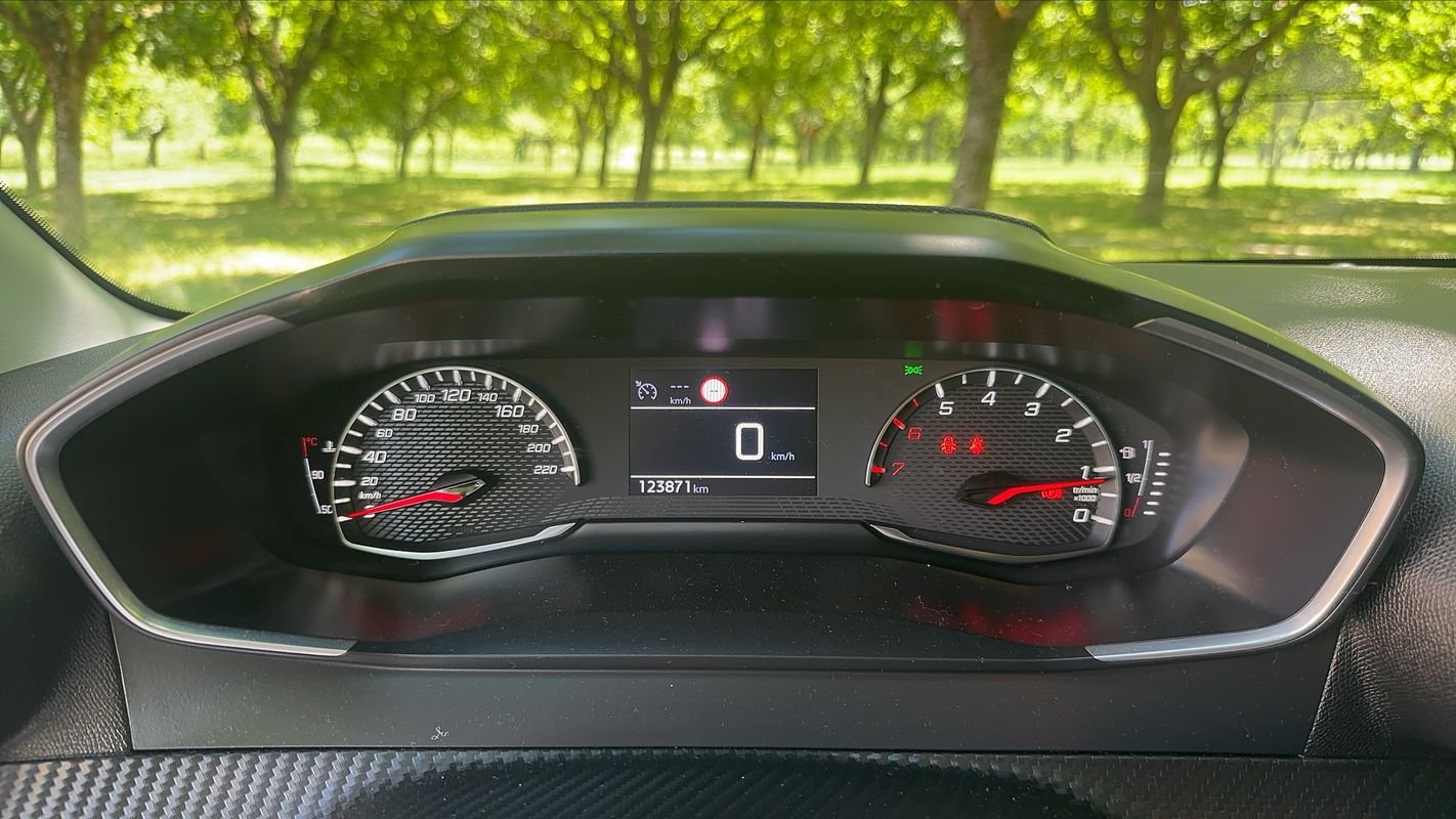 Peugeot 208 - Photo 12