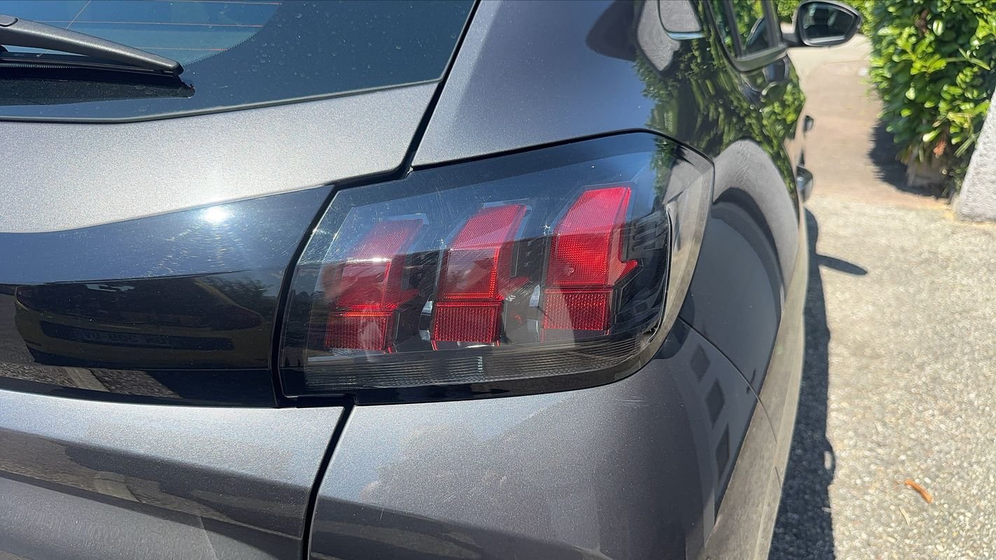 Peugeot 208 - Photo 25