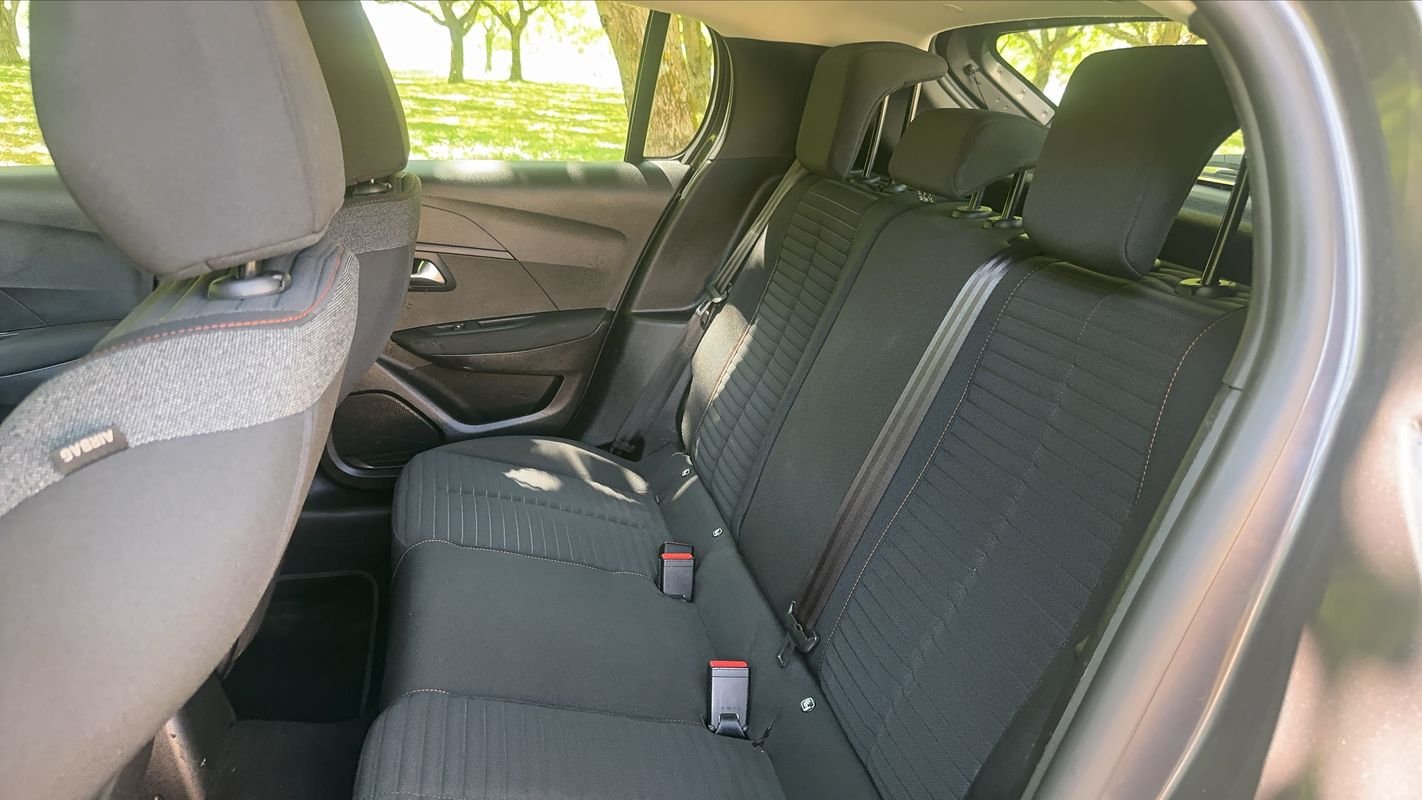Peugeot 208 - Photo 9