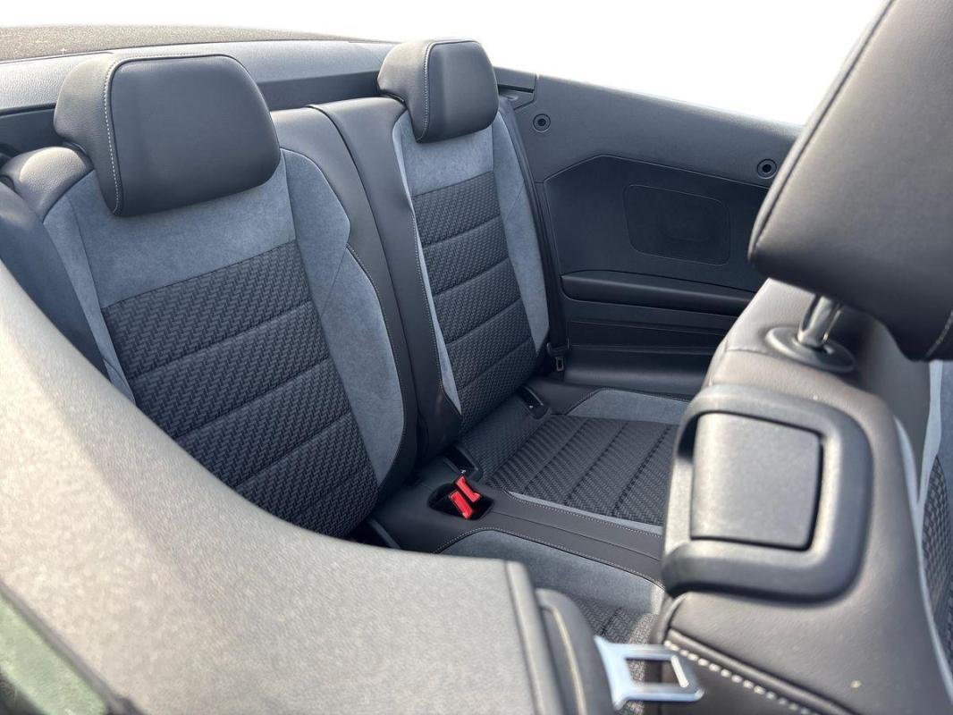 Volkswagen T-Roc - Photo 23