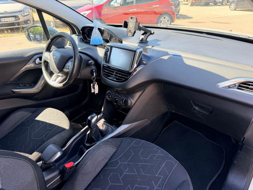 Peugeot 2008 - Photo 8