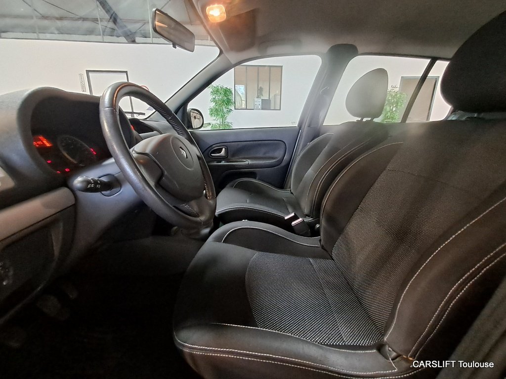 Renault Clio - Photo 13