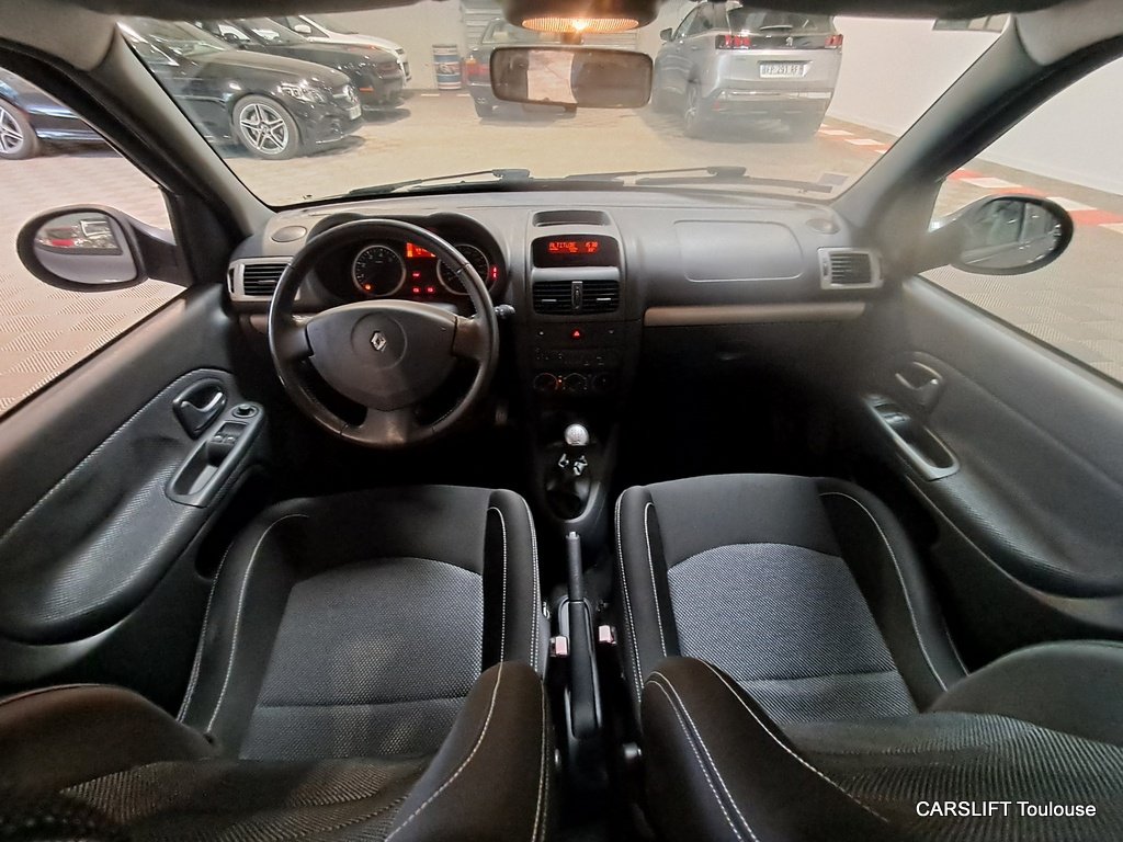Renault Clio - Photo 16