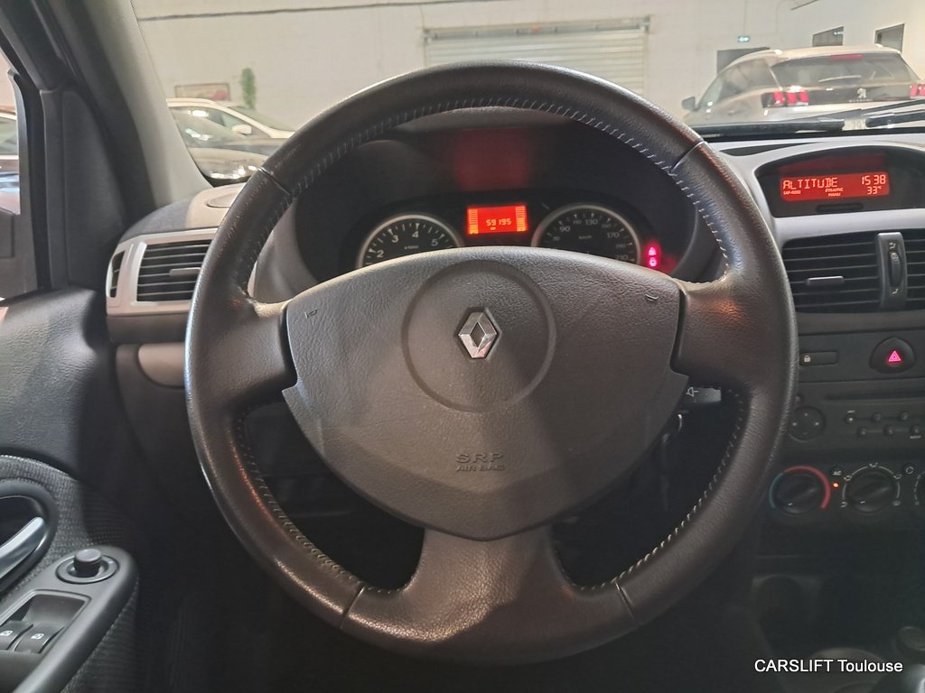 Renault Clio - Photo 17