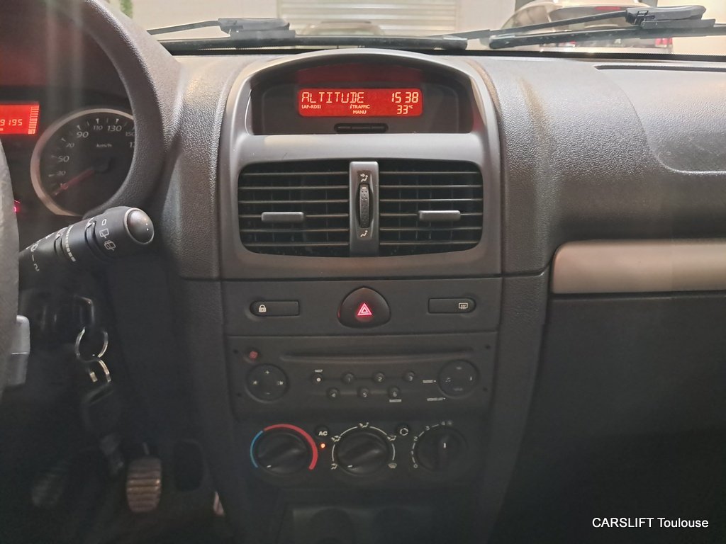 Renault Clio - Photo 18