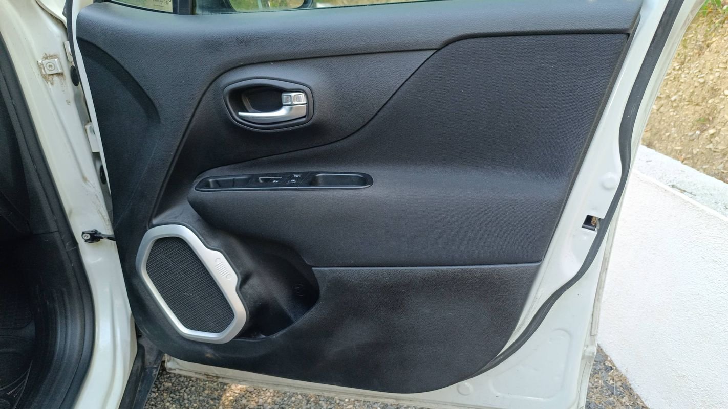 Jeep Renegade - Photo 23