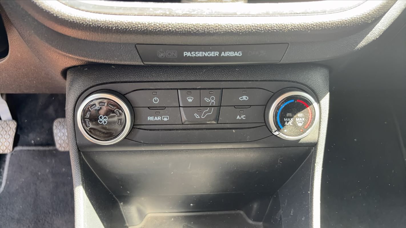 Ford Fiesta - Photo 13