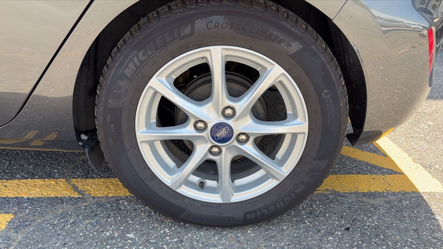 Ford Fiesta - Photo 19