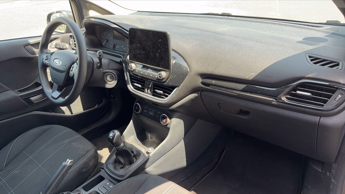 Ford Fiesta - Photo 10