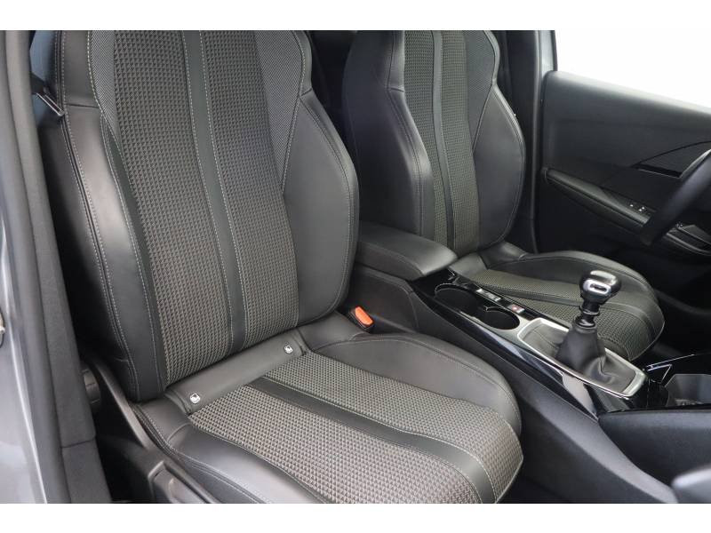Peugeot 208 - Photo 11